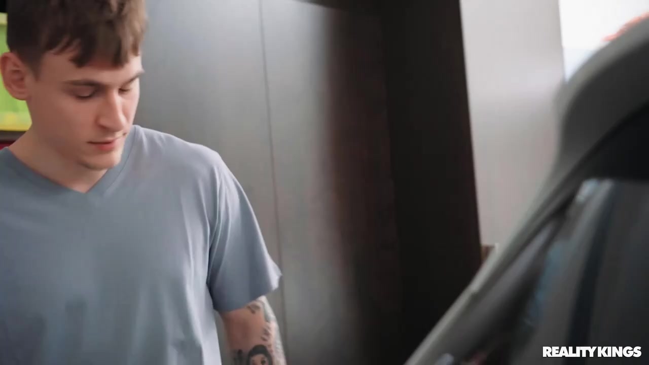 Новогодний минет от армянской красотки